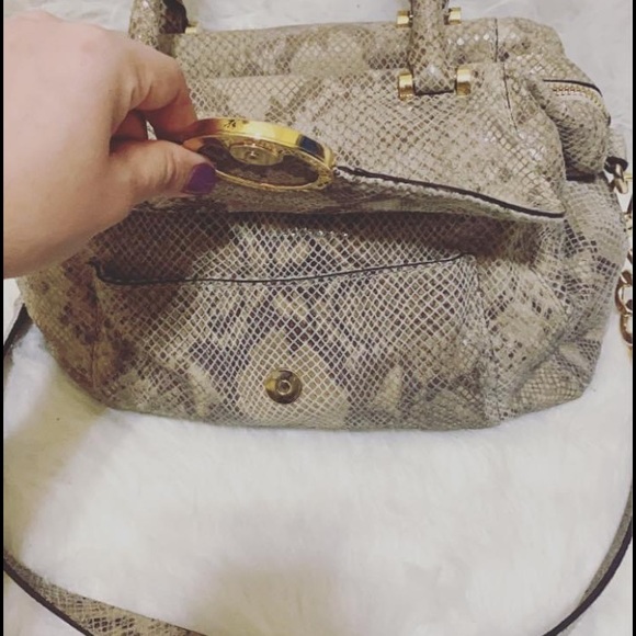 SOLD!!!!!  Michael Kors Snake print purse - Picture 3 of 7